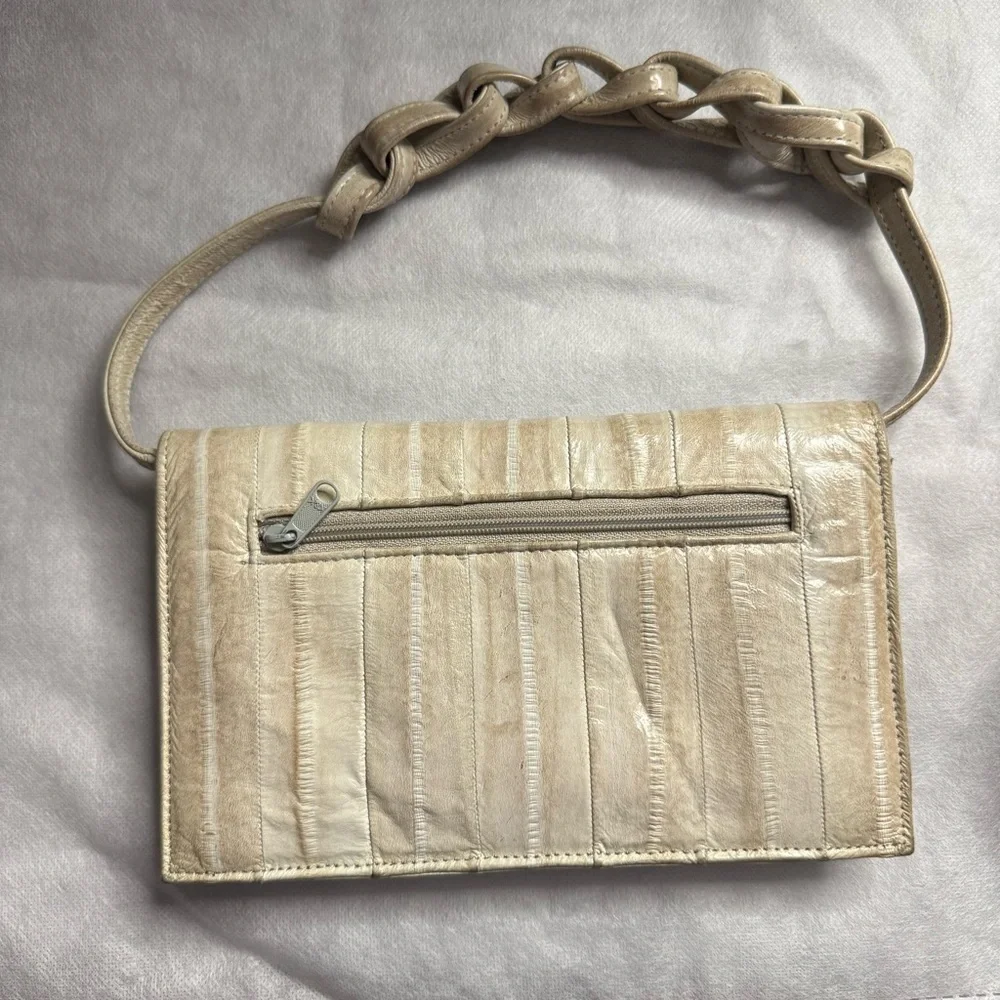 Elegant Cream Leather Shoulder Bag
